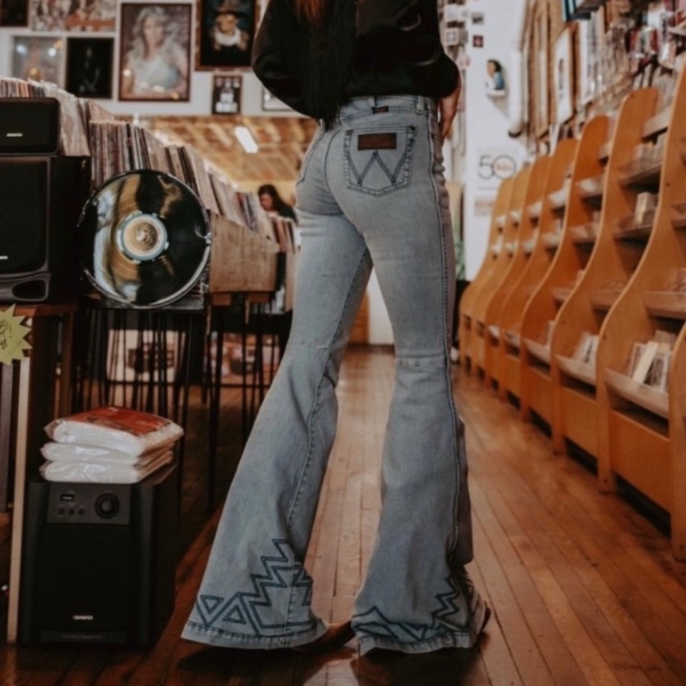 Wrangler Retro Embroidered Jeans